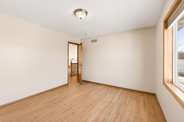 1596 Chartreux Avenue, Shakopee, MN 55379