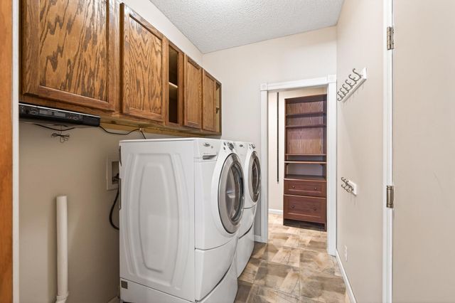 1596 Chartreux Avenue, Shakopee, MN 55379