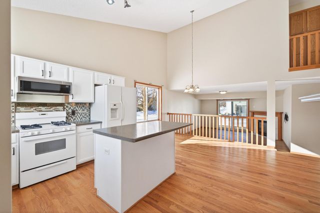 1596 Chartreux Avenue, Shakopee, MN 55379