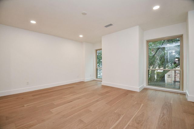 7528 Chevy Chase Drive, Houston, TX 77063