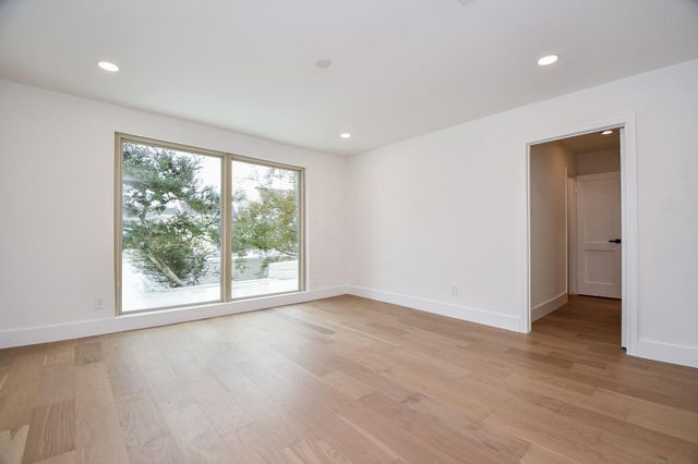 7528 Chevy Chase Drive, Houston, TX 77063