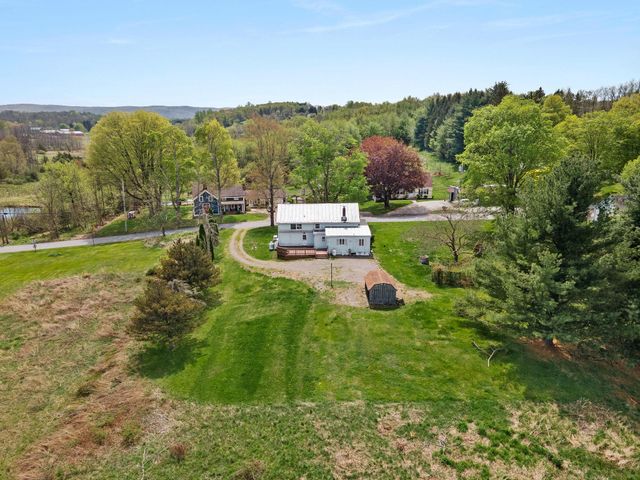 33 Little Brooklyn Road, Warwick, NY 10990