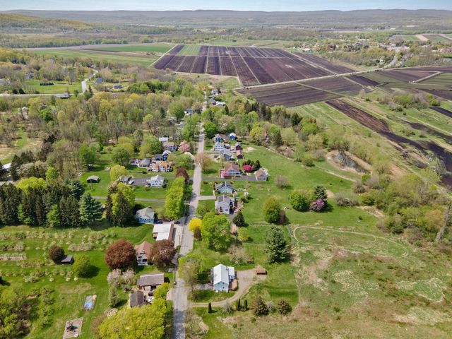33 Little Brooklyn Road, Warwick, NY 10990