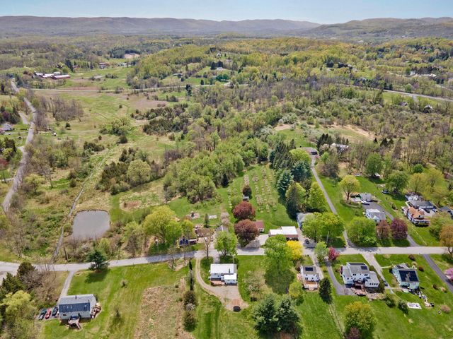 33 Little Brooklyn Road, Warwick, NY 10990