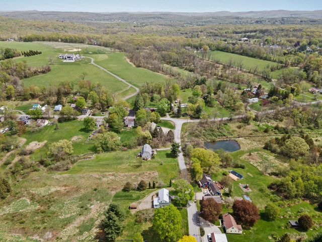 33 Little Brooklyn Road, Warwick, NY 10990