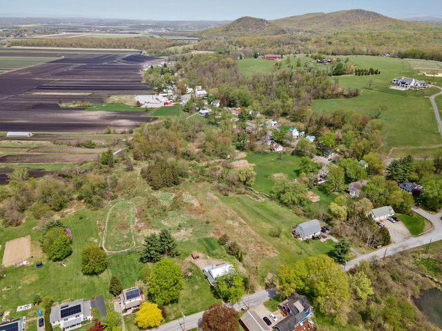 33 Little Brooklyn Road, Warwick, NY 10990
