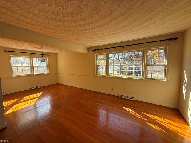 4661 Truman LN, Virginia Beach, VA 23455