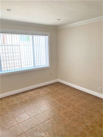 250 Cliff Drive 8, Laguna Beach, CA 92651