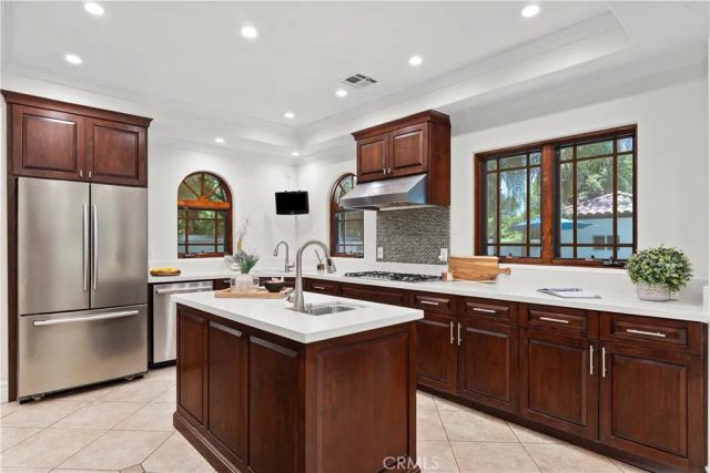 15014 Valleyheart, Sherman Oaks, CA 91403