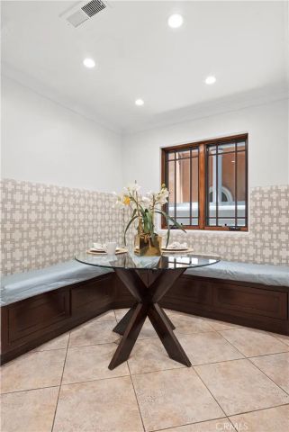 15014 Valleyheart, Sherman Oaks, CA 91403