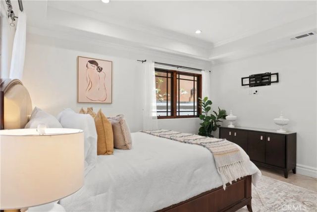 15014 Valleyheart, Sherman Oaks, CA 91403