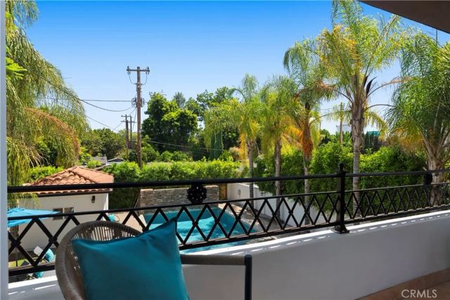 15014 Valleyheart, Sherman Oaks, CA 91403
