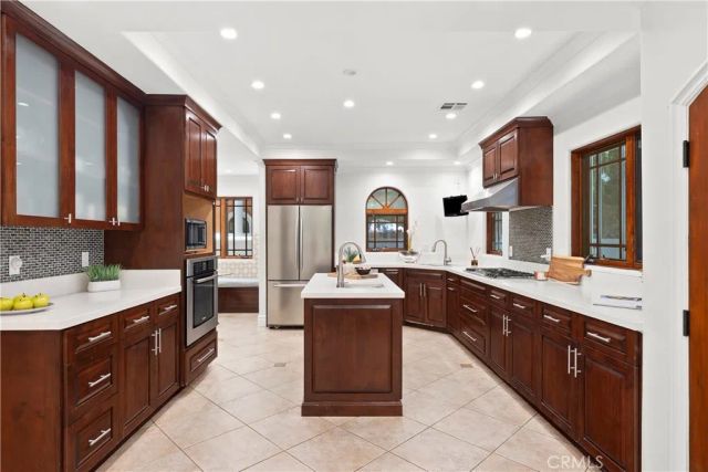 15014 Valleyheart, Sherman Oaks, CA 91403