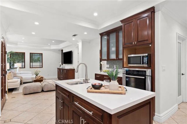 15014 Valleyheart, Sherman Oaks, CA 91403