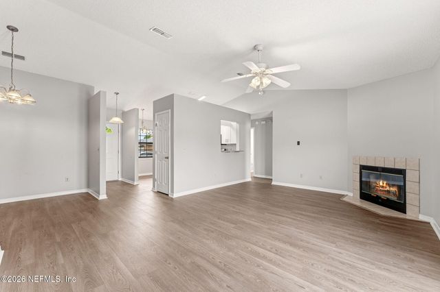 7809 ALLSPICE Circle E, Jacksonville, FL 32244