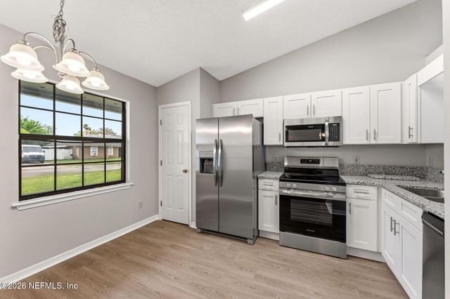 7809 ALLSPICE Circle E, Jacksonville, FL 32244