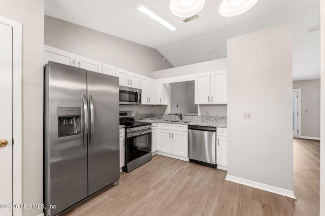 7809 ALLSPICE Circle E, Jacksonville, FL 32244