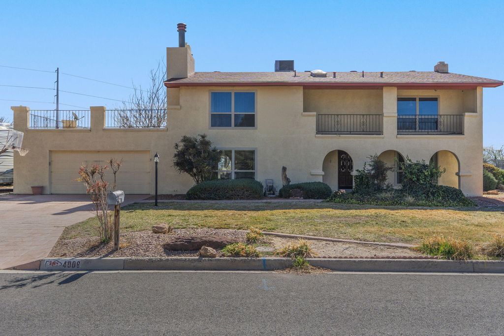 Image 1 of property listing at 4008 Saint Andrews Drive SE, Rio Rancho, NM 87124