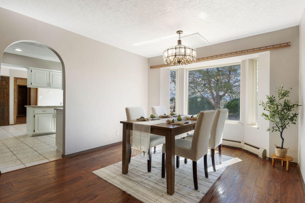 Image 11 of property listing at 4008 Saint Andrews Drive SE, Rio Rancho, NM 87124