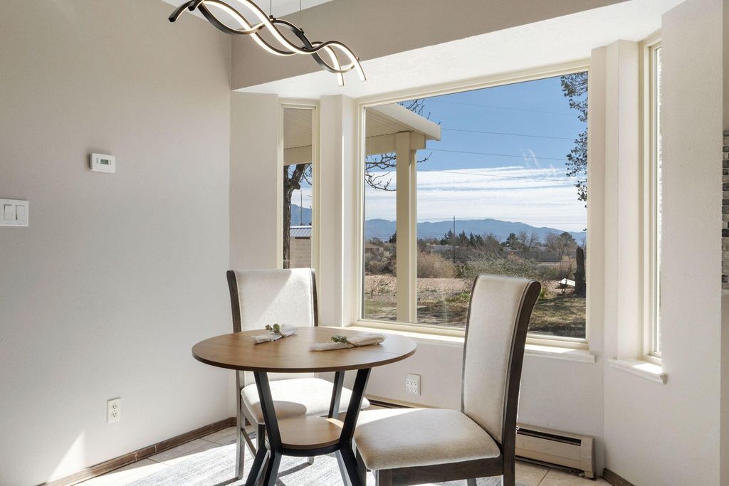 Image 17 of property listing at 4008 Saint Andrews Drive SE, Rio Rancho, NM 87124