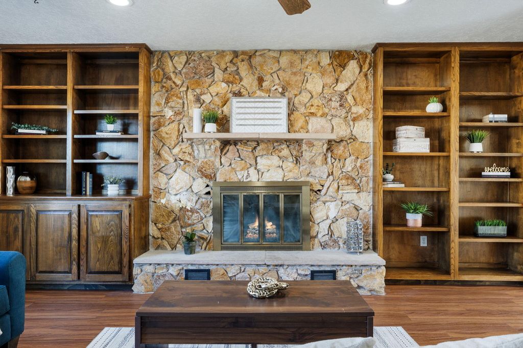 Image 19 of property listing at 4008 Saint Andrews Drive SE, Rio Rancho, NM 87124