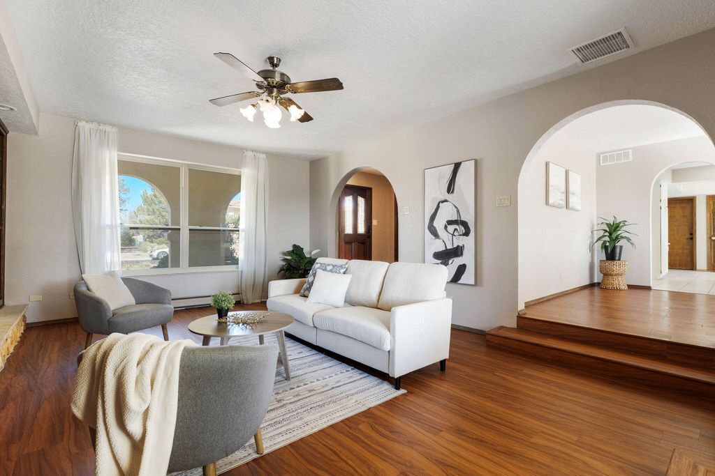 Image 7 of property listing at 4008 Saint Andrews Drive SE, Rio Rancho, NM 87124