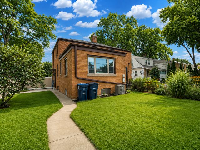 1693 Linden Street, Des Plaines, IL 60018