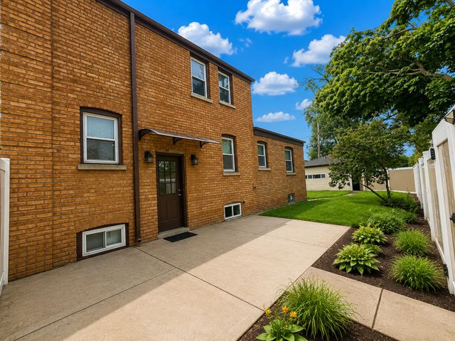 1693 Linden Street, Des Plaines, IL 60018