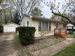 121 Elmside Road, Benton Harbor, MI 49022