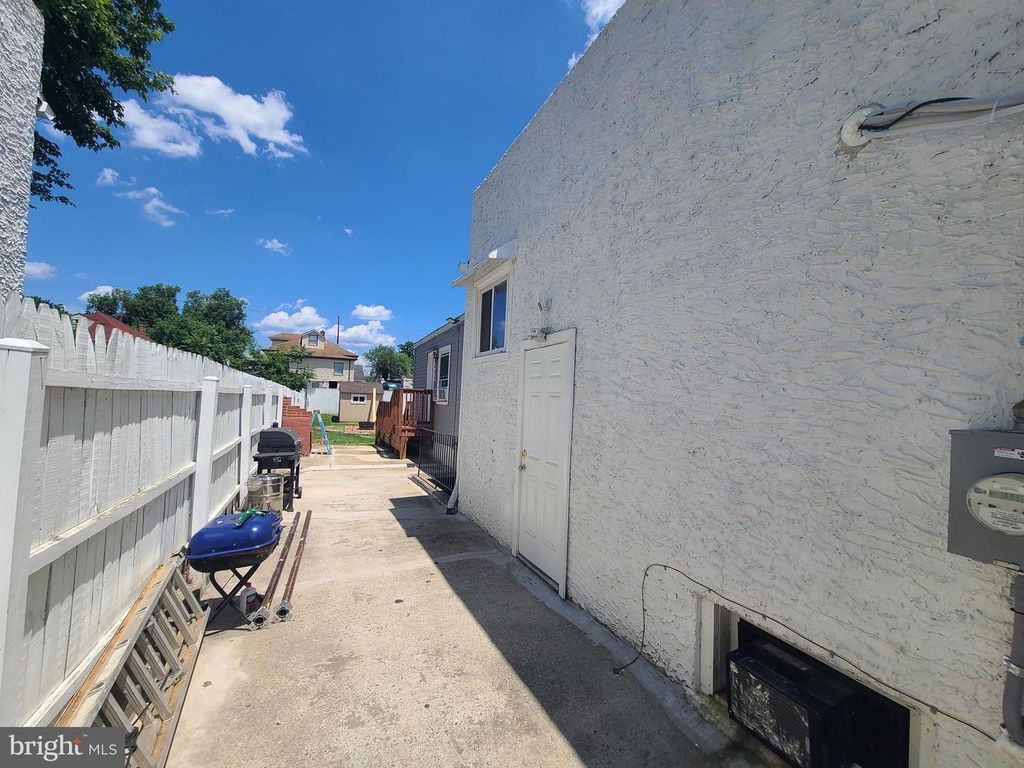 Image 10 of property listing at 3715 37TH PL, Brentwood, MD 20722