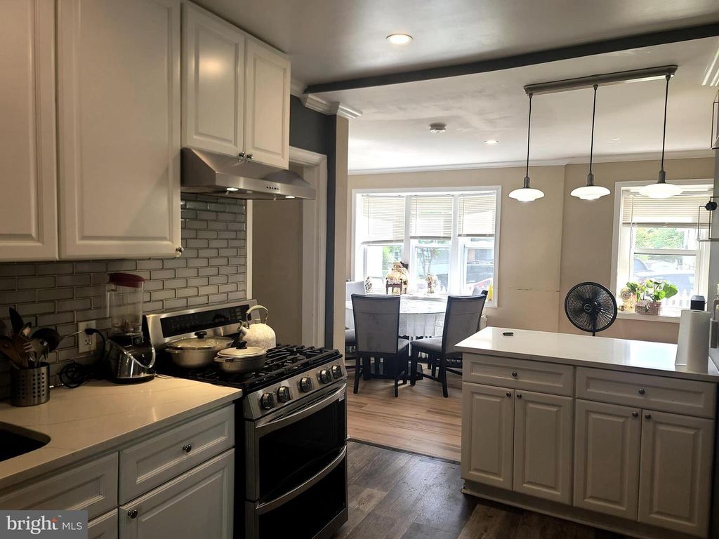 Image 13 of property listing at 3715 37TH PL, Brentwood, MD 20722