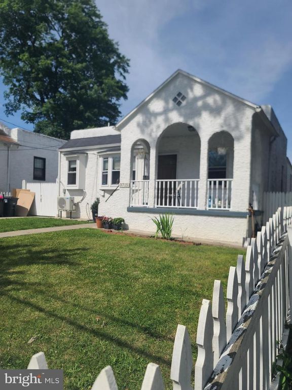 Image 2 of property listing at 3715 37TH PL, Brentwood, MD 20722