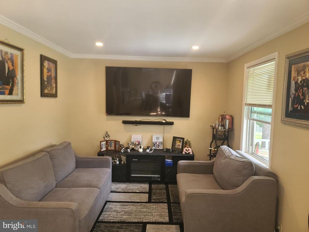 Image 6 of property listing at 3715 37TH PL, Brentwood, MD 20722