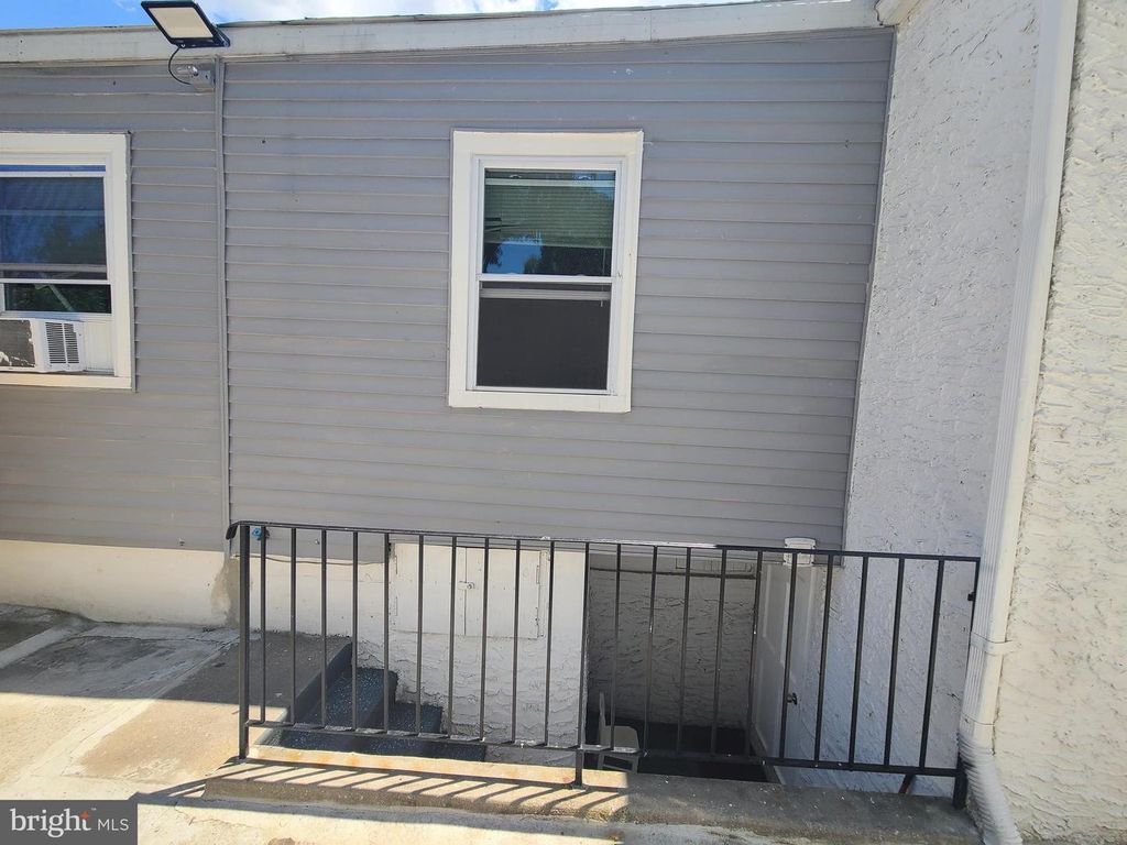 Image 9 of property listing at 3715 37TH PL, Brentwood, MD 20722