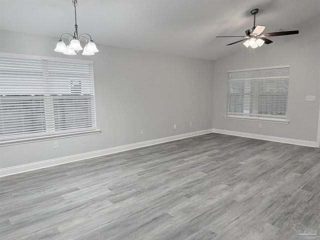 3013 N 36th Ave, Milton, FL 32583