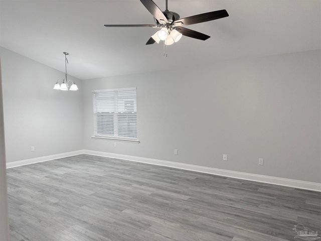 3013 N 36th Ave, Milton, FL 32583