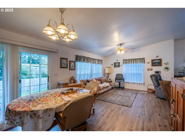 69664 MCFARLAND Rd, North Bend, OR 97459