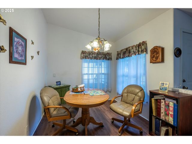 69664 MCFARLAND Rd, North Bend, OR 97459