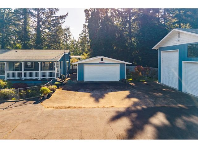 69664 MCFARLAND Rd, North Bend, OR 97459