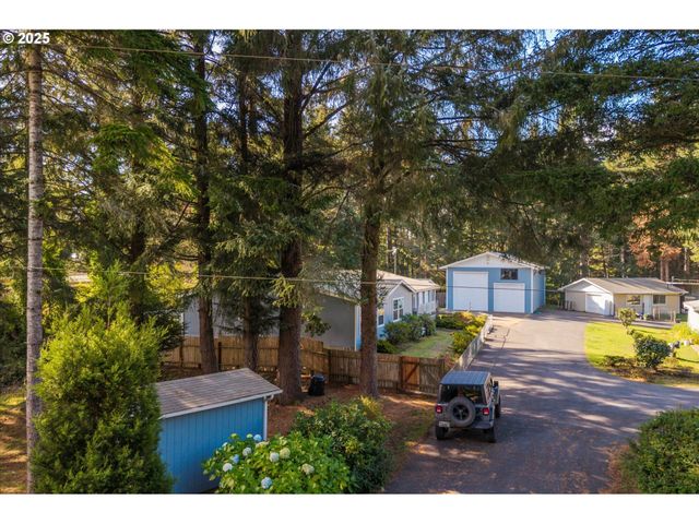 69664 MCFARLAND Rd, North Bend, OR 97459