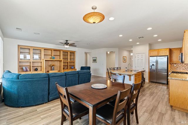 608 American Falls Dr, Rio Vista, CA 94571