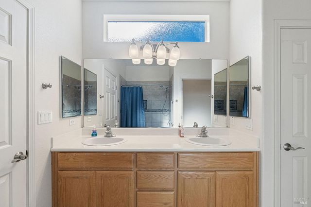 608 American Falls Dr, Rio Vista, CA 94571