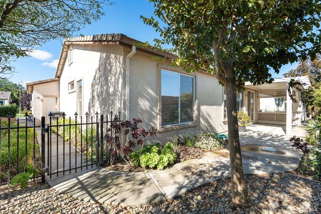 608 American Falls Dr, Rio Vista, CA 94571