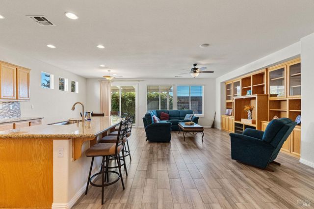 608 American Falls Dr, Rio Vista, CA 94571