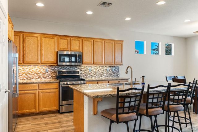 608 American Falls Dr, Rio Vista, CA 94571