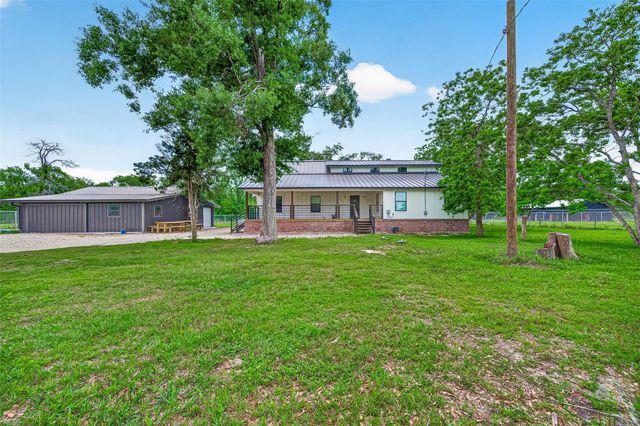 803 County Road 772, Damon, TX 77430