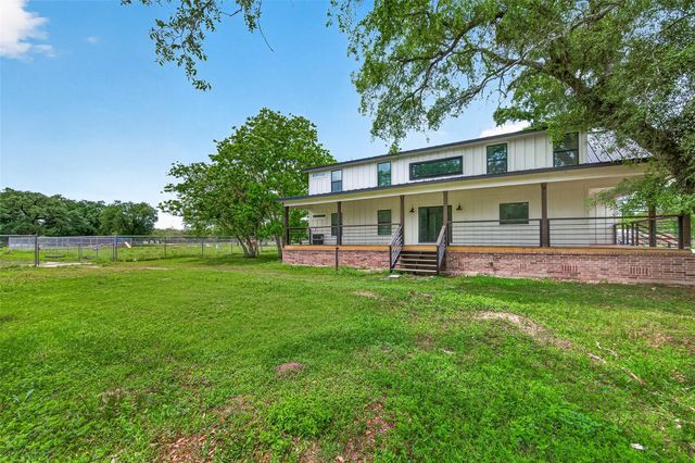 803 County Road 772, Damon, TX 77430