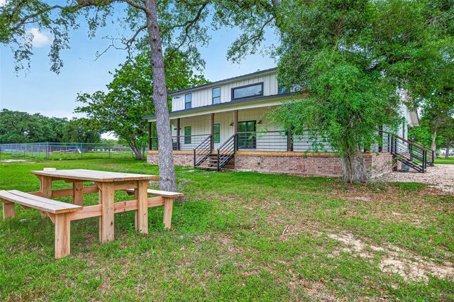 803 County Road 772, Damon, TX 77430
