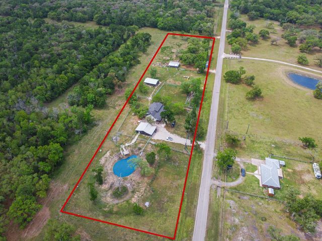 803 County Road 772, Damon, TX 77430