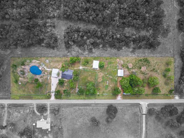803 County Road 772, Damon, TX 77430